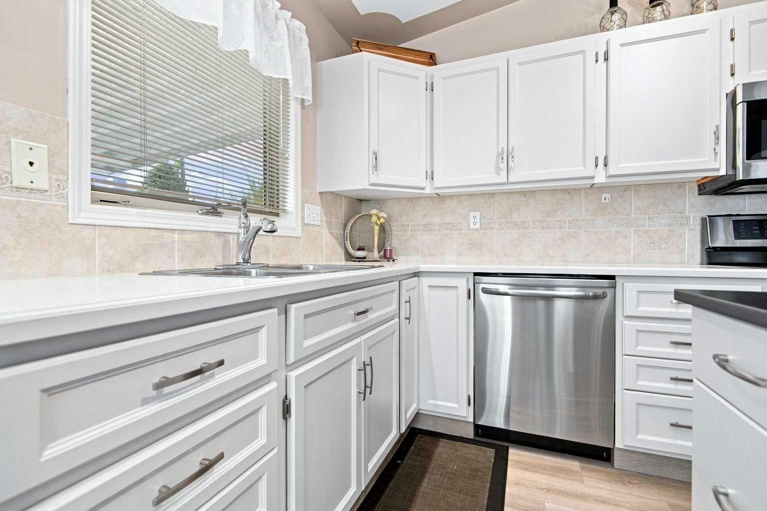 162 Doran Crescent, Red Deer, AB, T4R 2M6 - 16