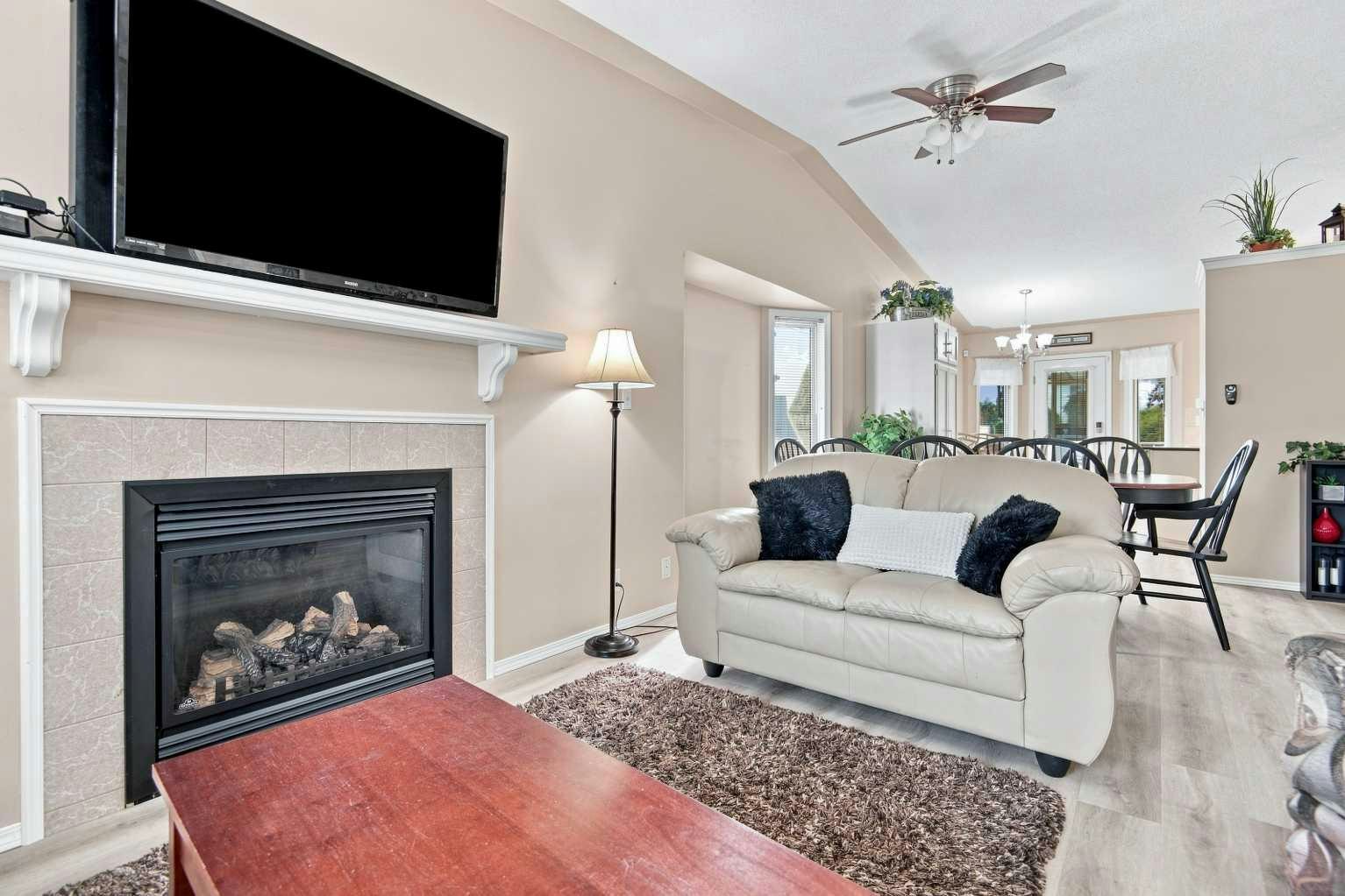 162 Doran Crescent, Red Deer, AB, T4R 2M6 - 10