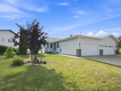 162 Doran Crescent - 2