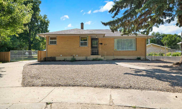 85 Huckvale Crescent SW