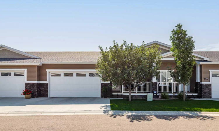 2-318 Northlander Bend W