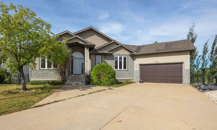 110 Lindstrom Bay