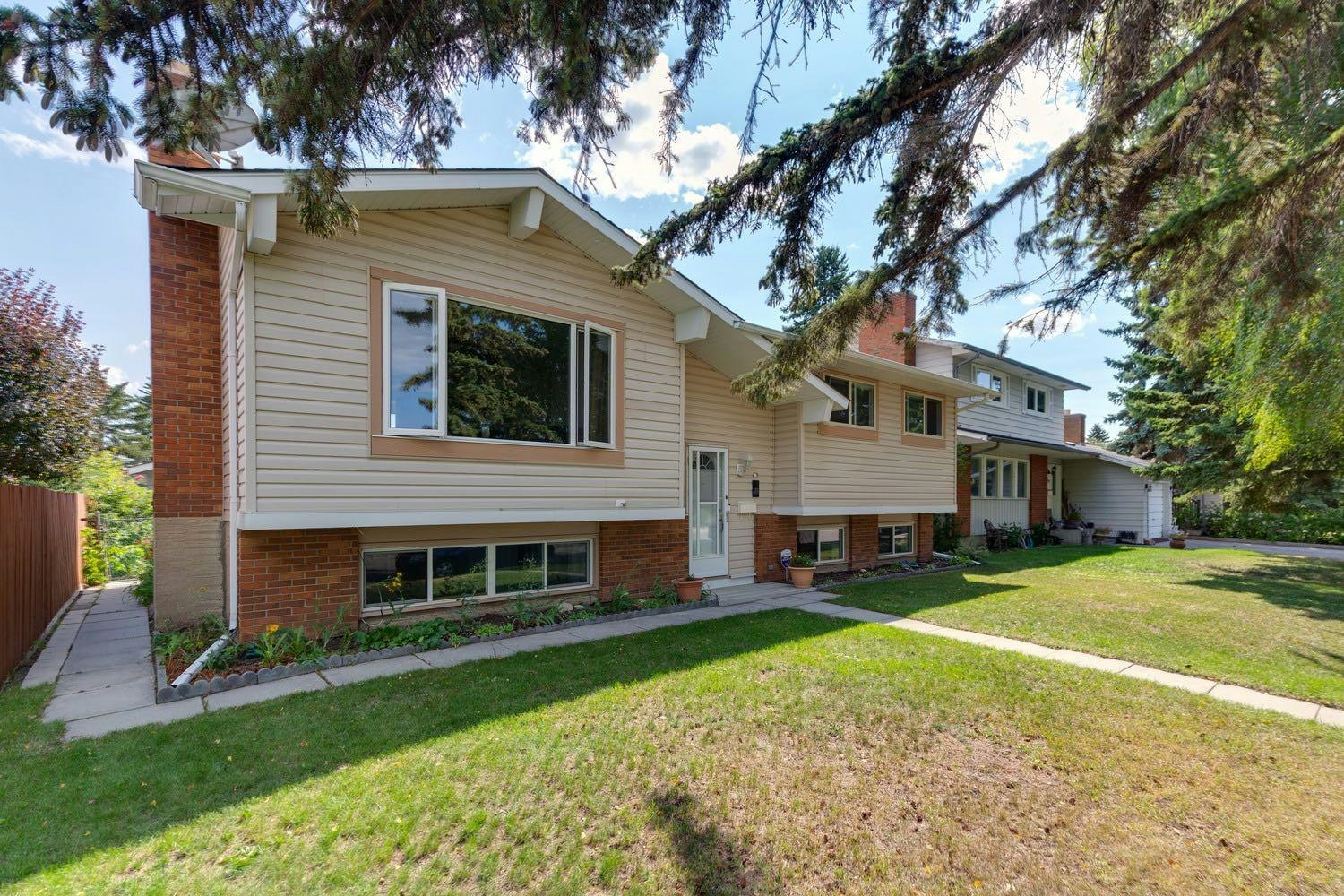 532 Queensland Circle SE, Calgary, AB, T2J 4P9