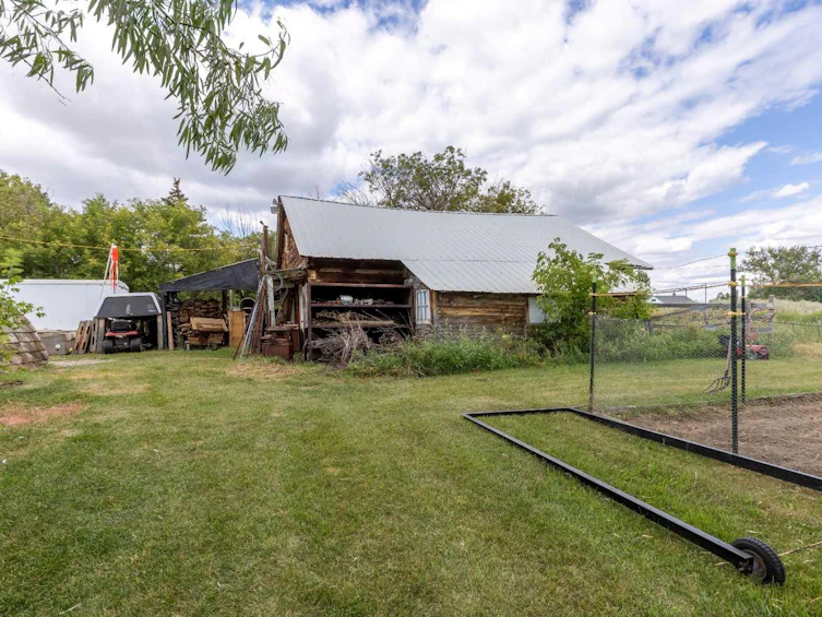 6 92075 Hwy 25, Lethbridge, AB, T0L 0V0 - 33