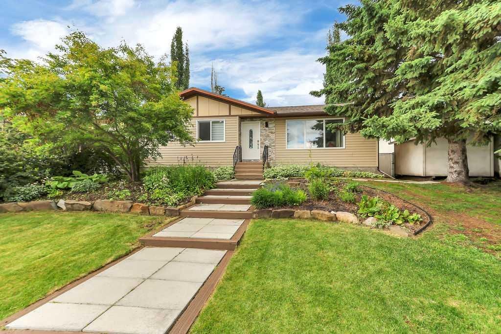 4412 45 Avenue, Sylvan Lake, AB, T4S 1K6