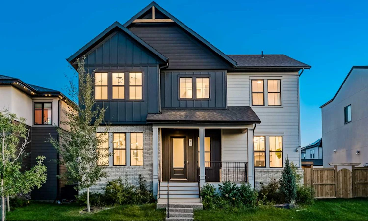 19 Bluerock Avenue SW