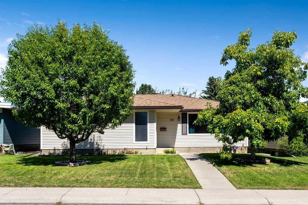 28 Brazeau Crescent SW, Calgary, AB, T2W 0Z1