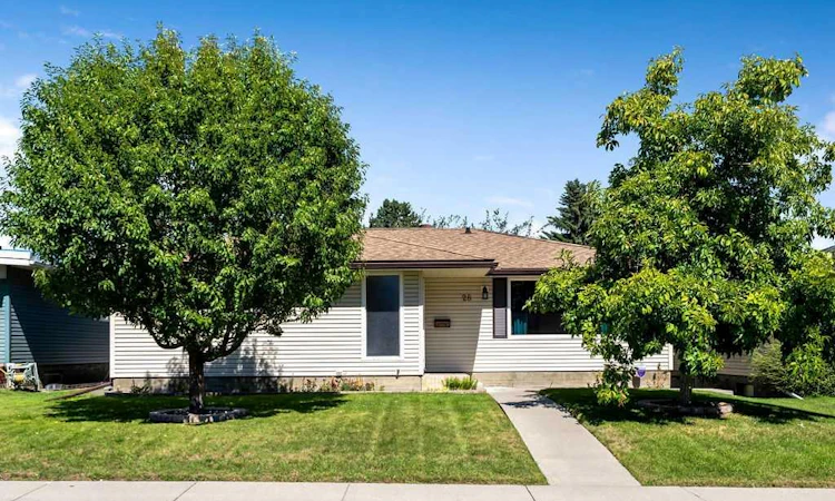 28 Brazeau Crescent SW