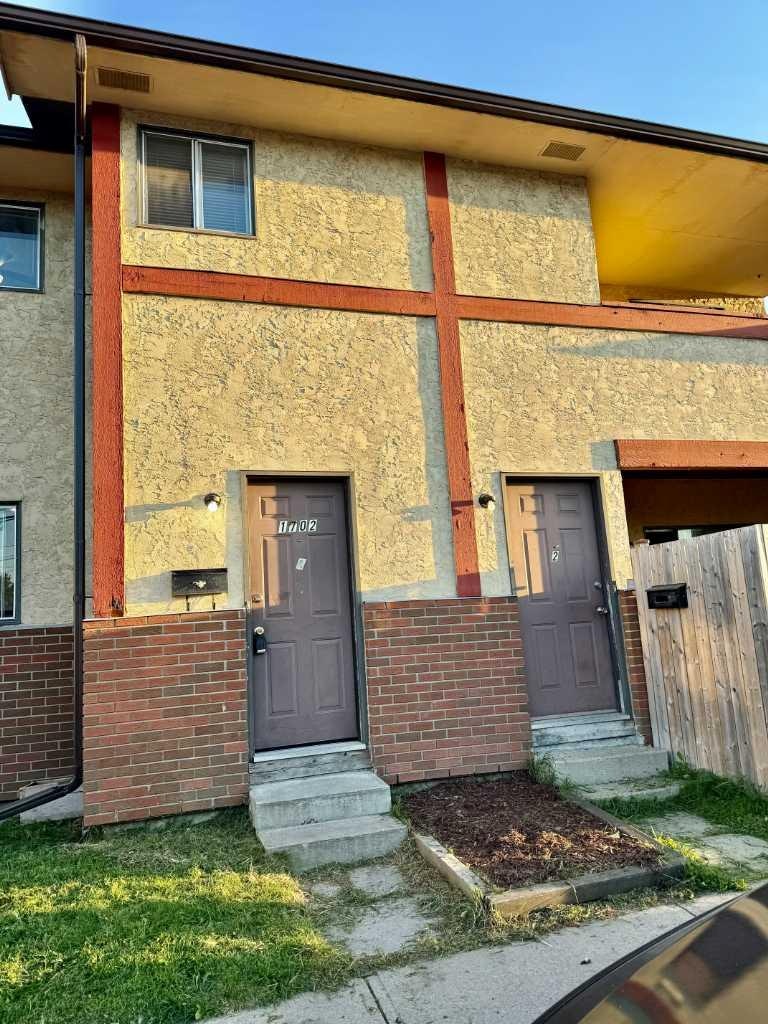 3-1702 35 Street SE, Calgary, AB, T2A 1B5