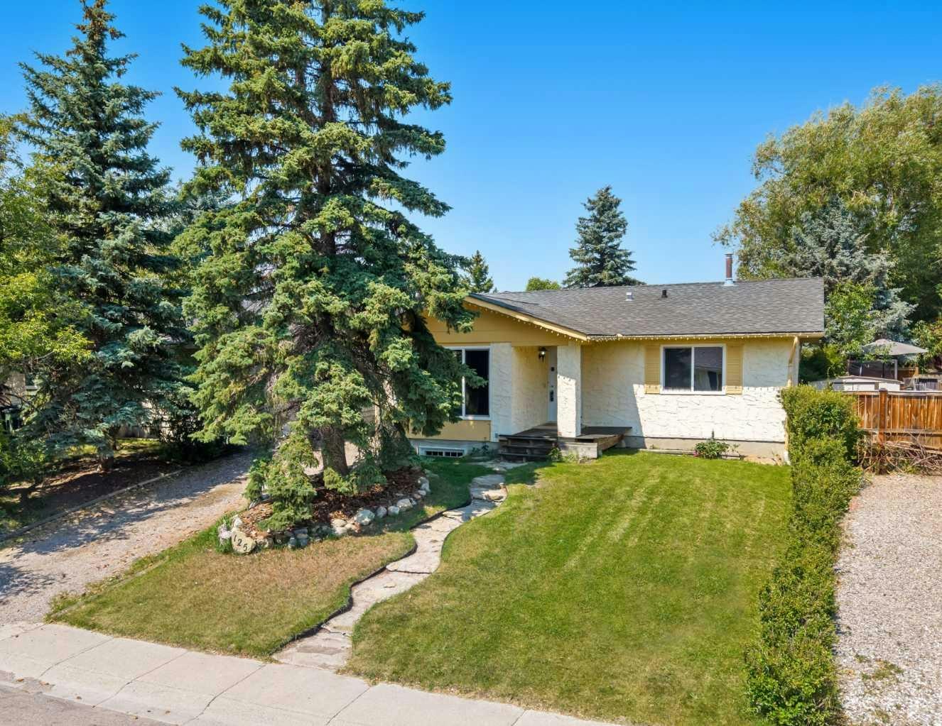 125 Carr Place, Okotoks, AB, T1S 1E2