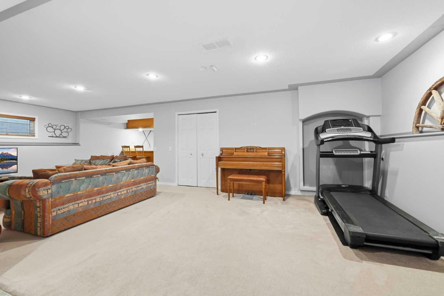 76 Valley Meadow Close NW, Calgary, AB, T3B 5M1 - 31