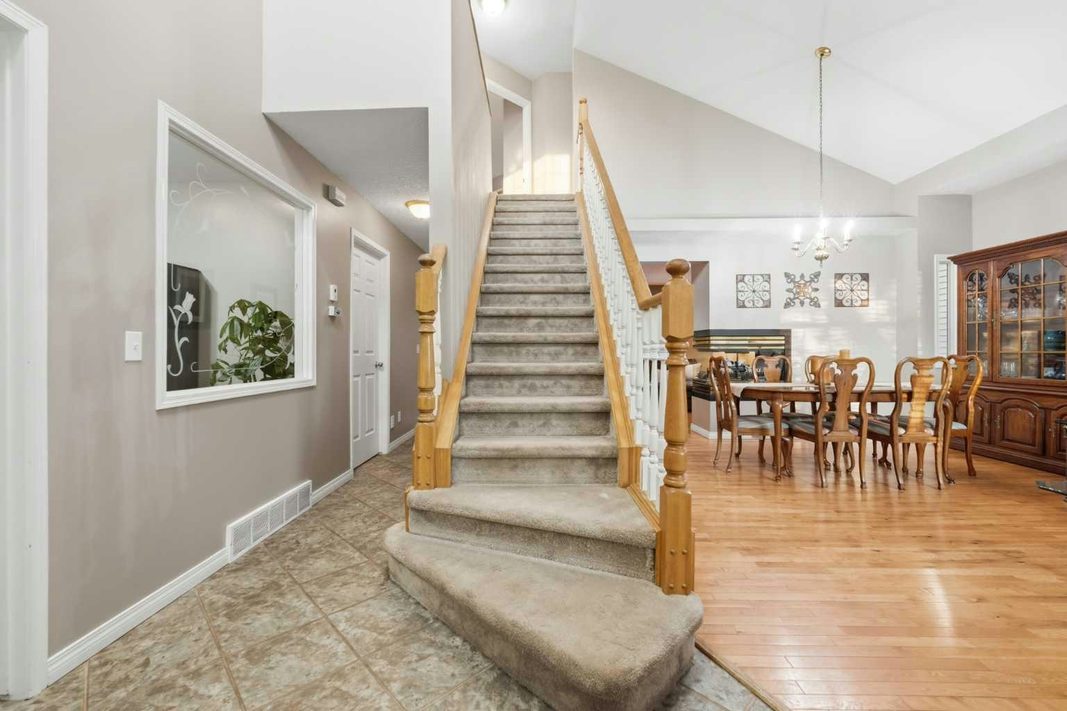 76 Valley Meadow Close NW - 3