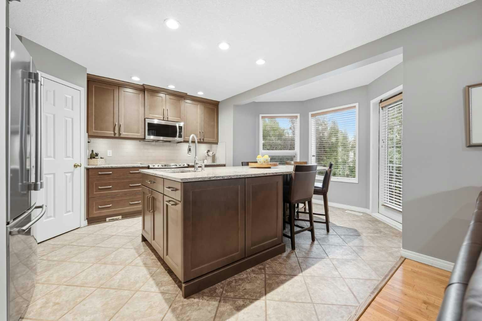 76 Valley Meadow Close NW, Calgary, AB, T3B 5M1 - 8