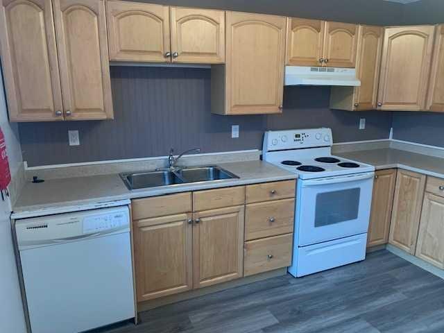 18 Princeton Crescent W, Lethbridge, AB, T1K 4S4 - 5