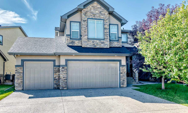 137 Aspenmere Circle