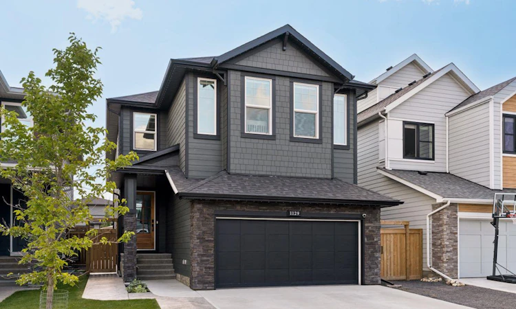1129 Cranbrook Gardens SE