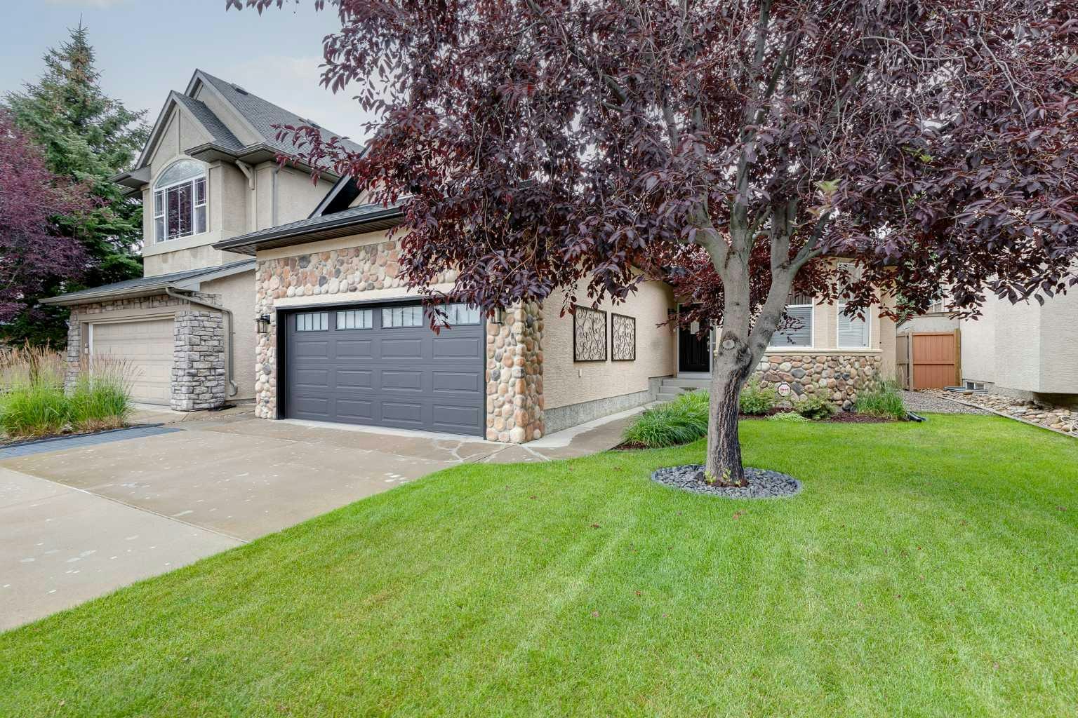 10 Strathlea Grove SW, Calgary, AB, T3H 5B1