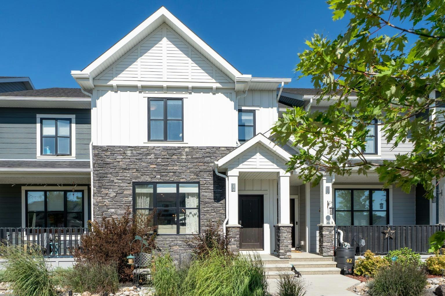 44 D'arcy Boulevard, Okotoks, AB, T1S 5S7