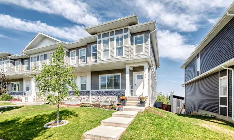 449 West Lakeview Drive