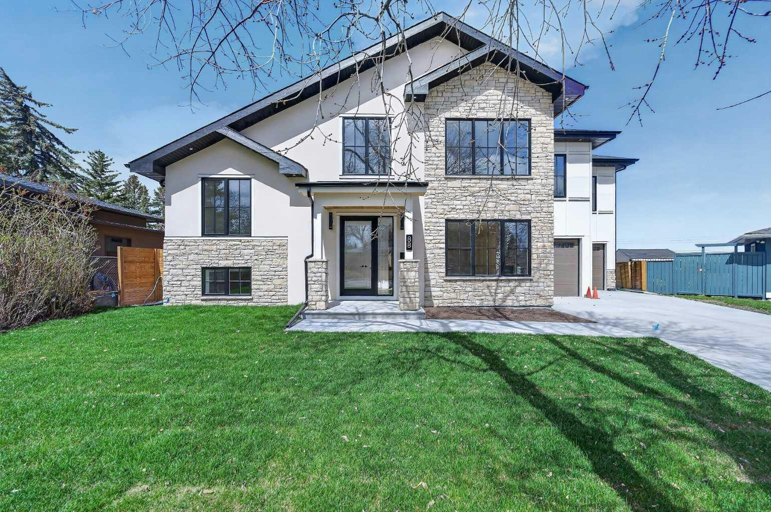 88 Woodlark Drive SW, Calgary, AB, T3C 4H5