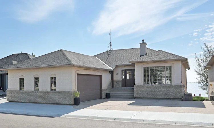 14 White Pelican Way