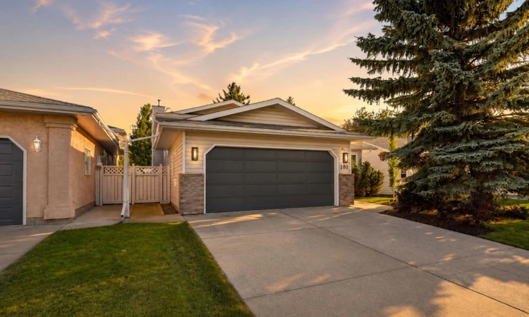 180 Dixon Crescent