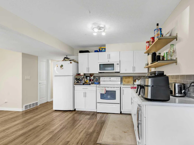 1230 Berkley Drive NW, Calgary, AB, T3K 1S9 - 18