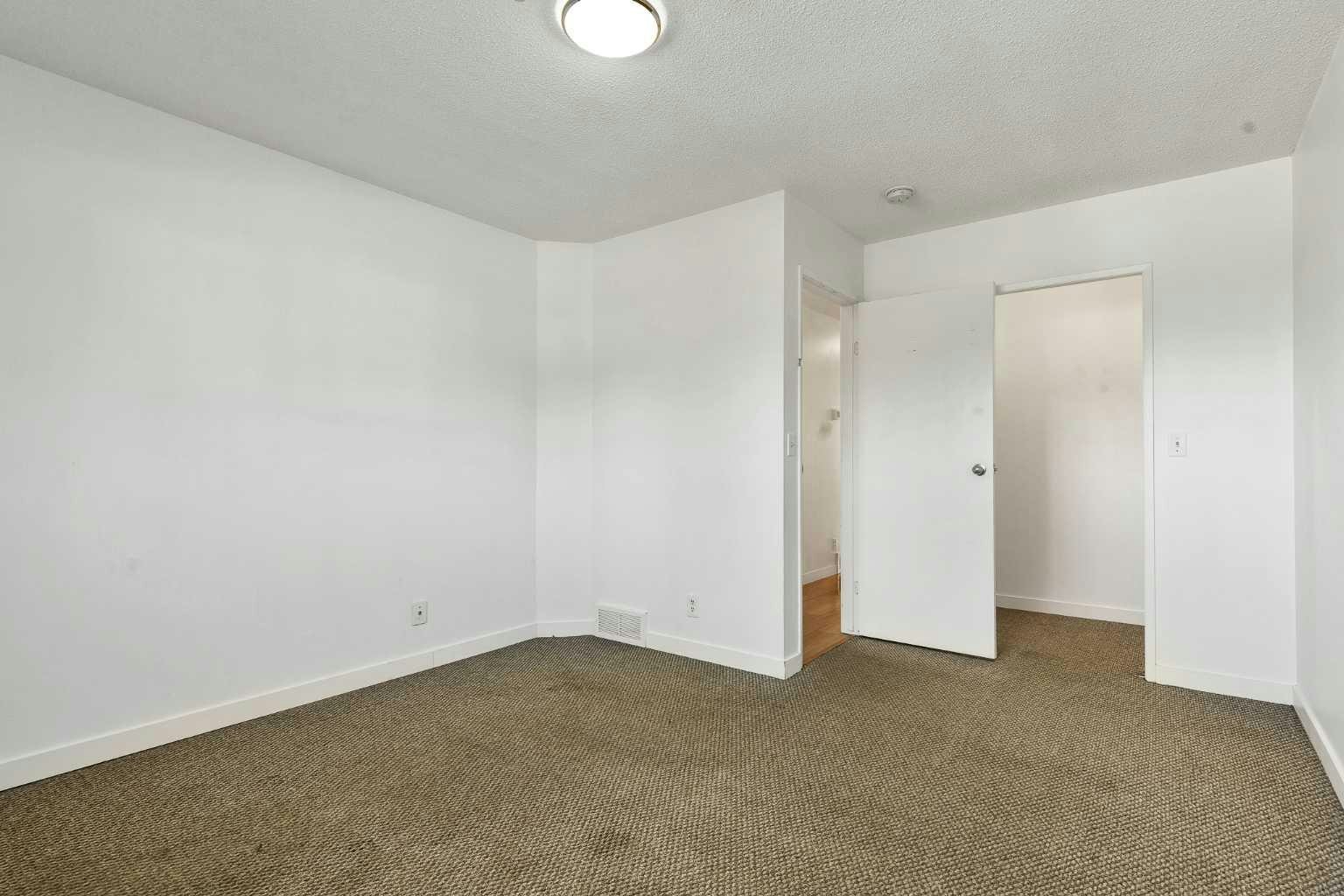 1230 Berkley Drive NW, Calgary, AB, T3K 1S9 - 10
