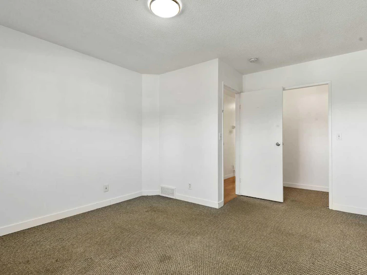 1230 Berkley Drive NW, Calgary, AB, T3K 1S9 - 10