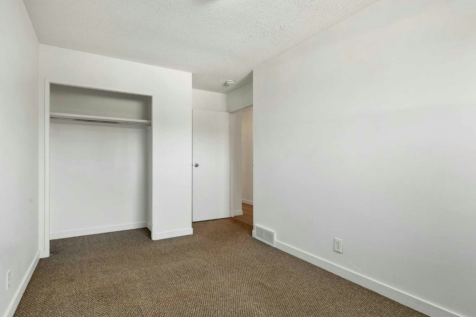 1230 Berkley Drive NW, Calgary, AB, T3K 1S9 - 13
