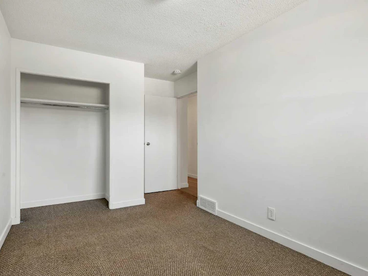 1230 Berkley Drive NW, Calgary, AB, T3K 1S9 - 13