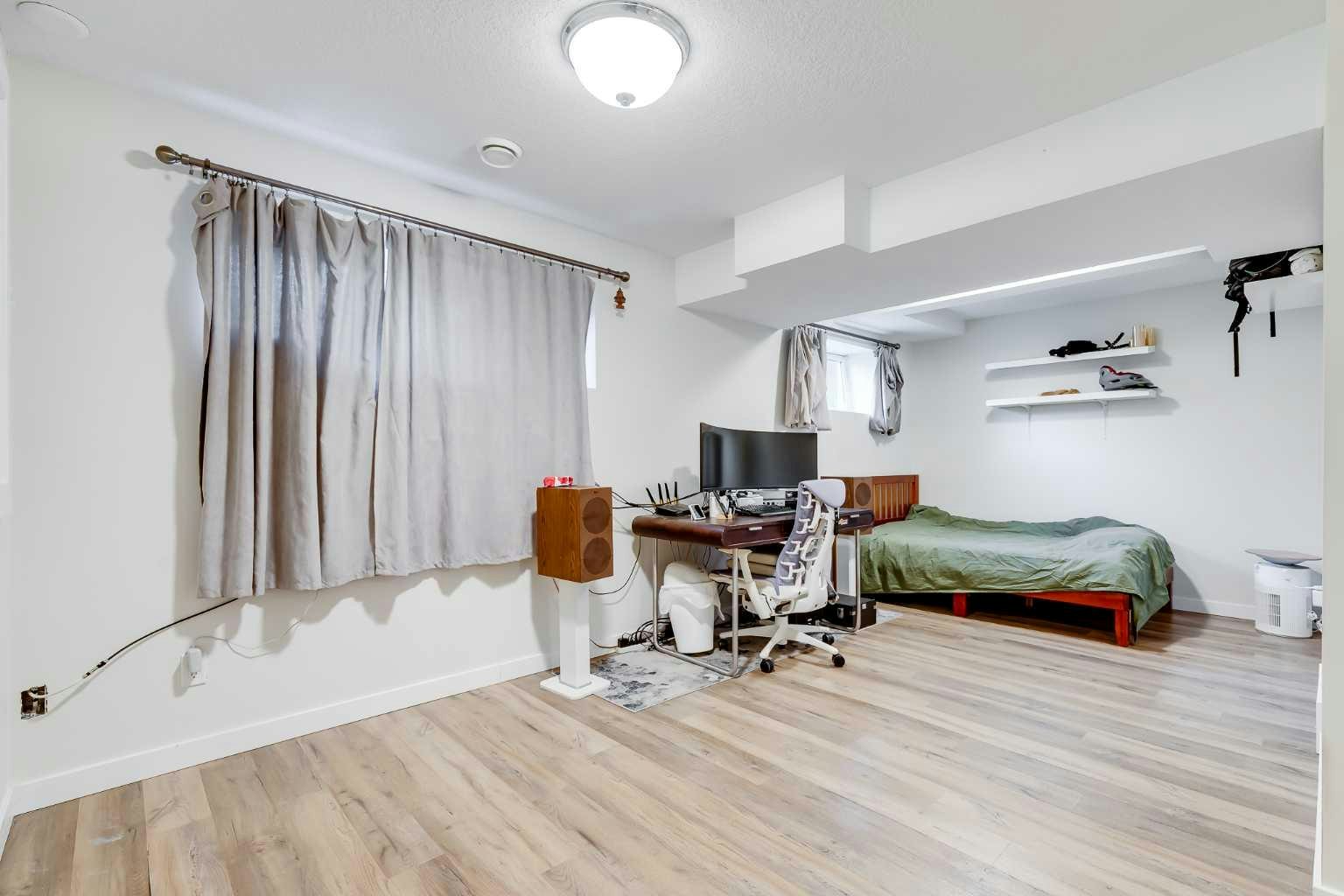 1230 Berkley Drive NW, Calgary, AB, T3K 1S9 - 23