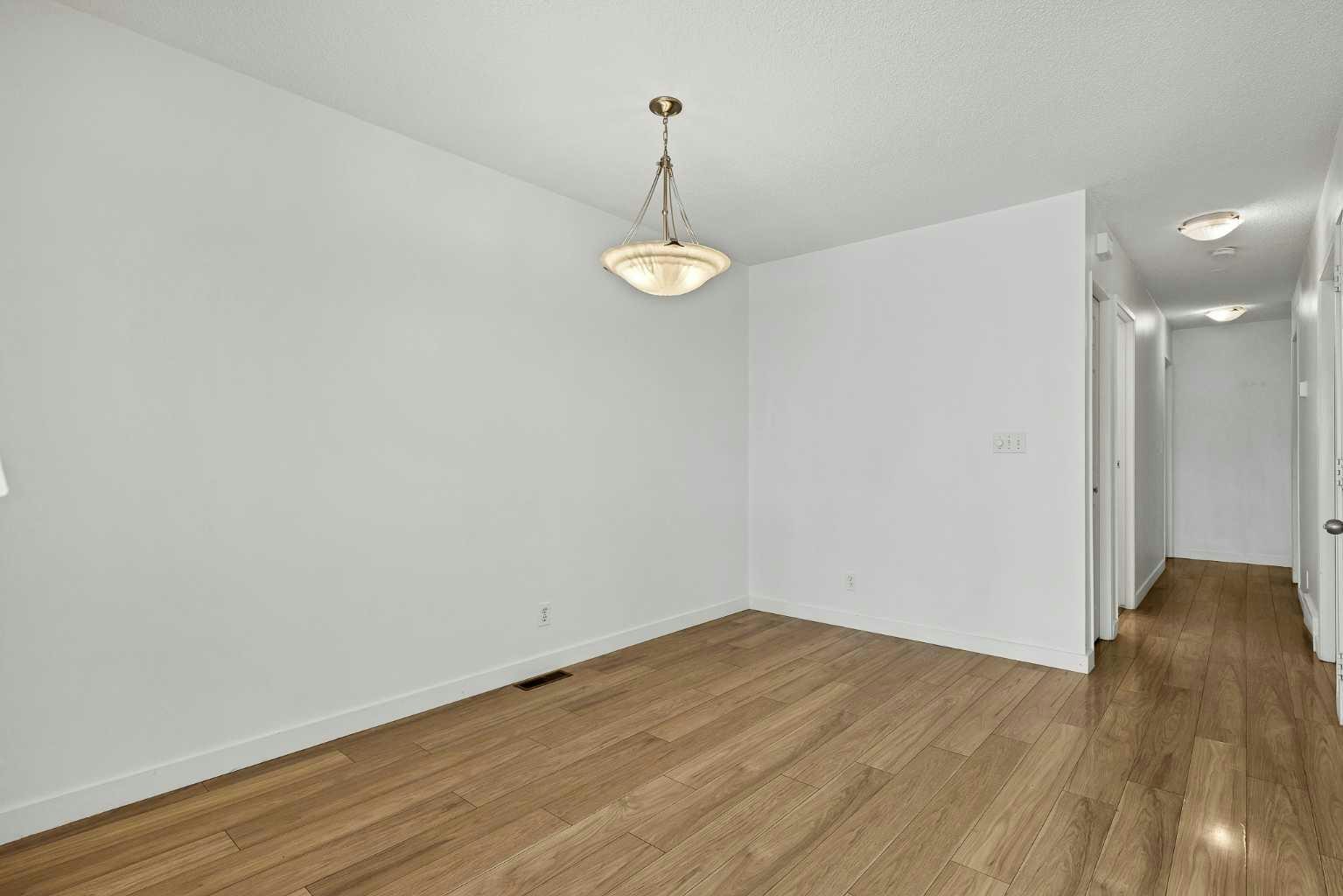 1230 Berkley Drive NW, Calgary, AB, T3K 1S9 - 7