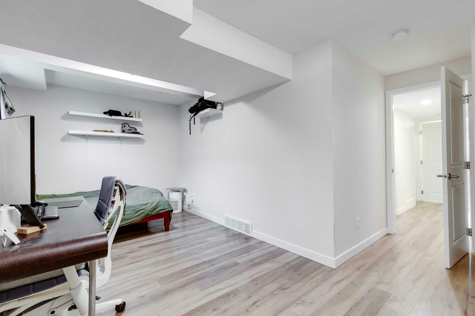 1230 Berkley Drive NW, Calgary, AB, T3K 1S9 - 24