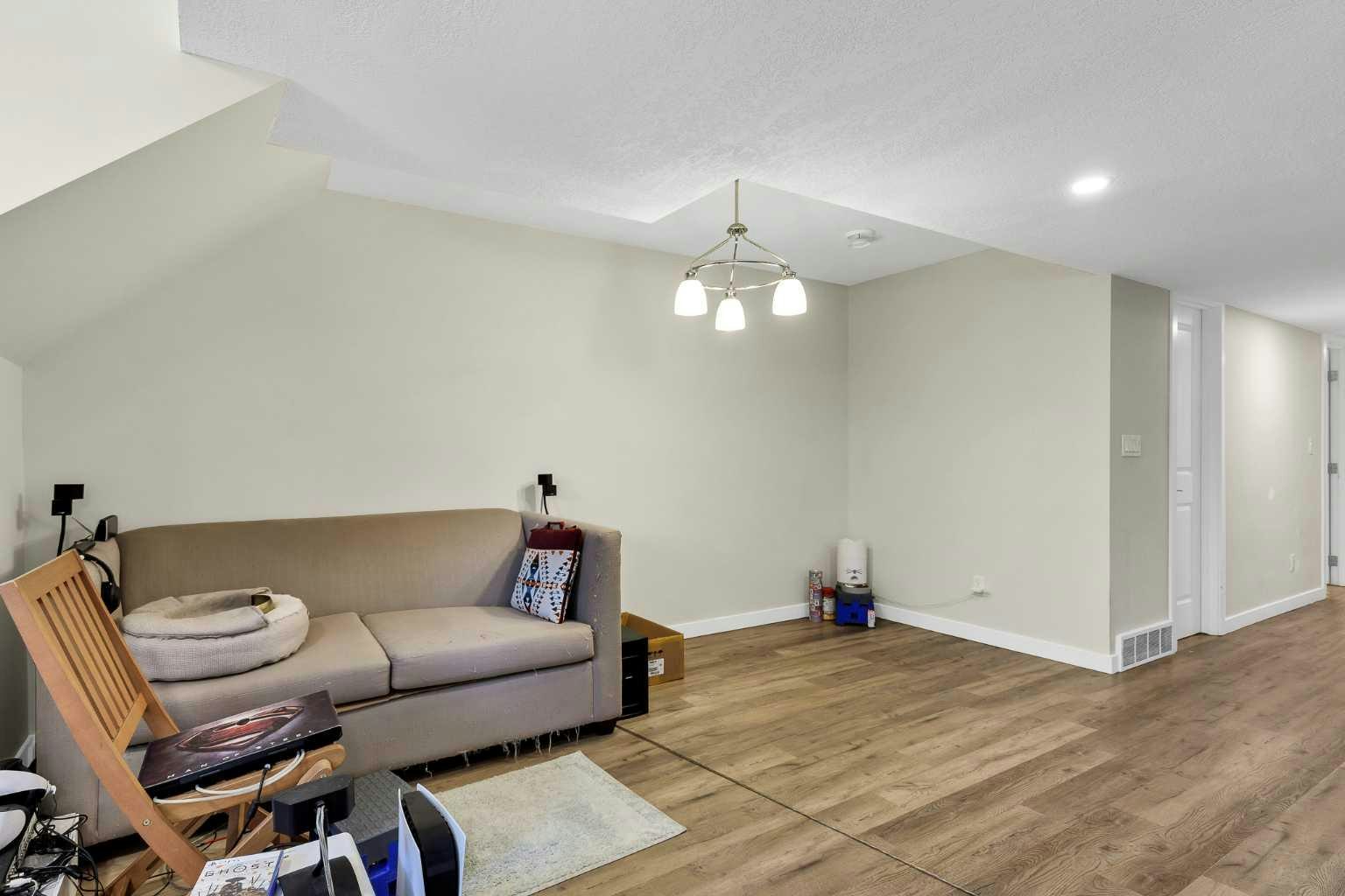 1230 Berkley Drive NW, Calgary, AB, T3K 1S9 - 19