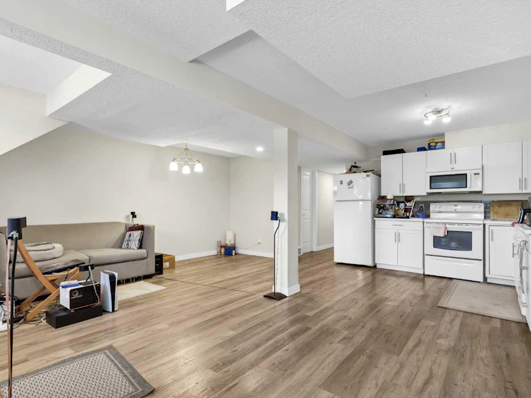 1230 Berkley Drive NW, Calgary, AB, T3K 1S9 - 17