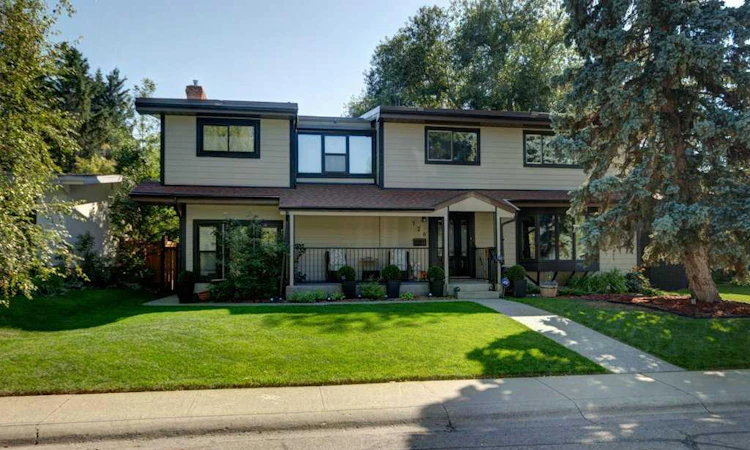 128 Chinook Drive SW