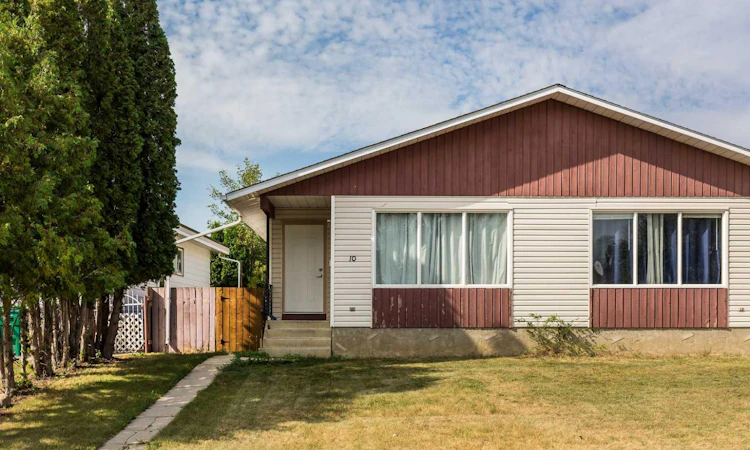 10 Cayuga Crescent W
