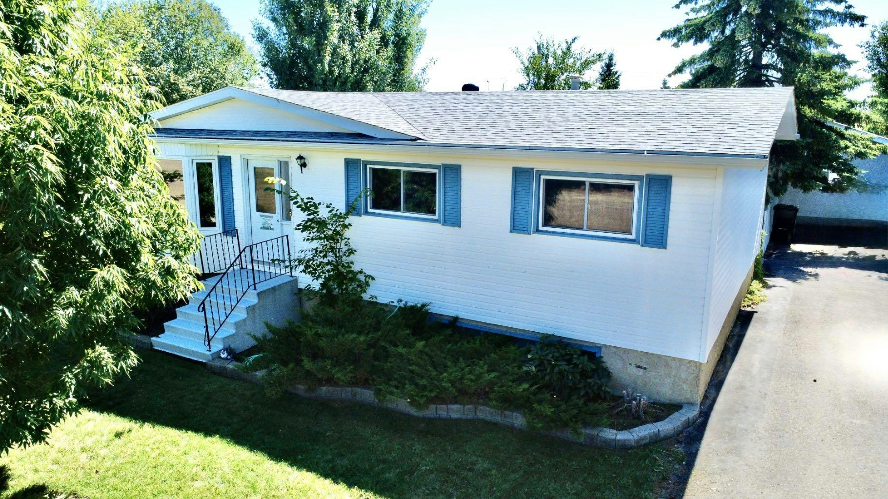 305 7 Avenue E, Oyen, AB, T0J 2J0