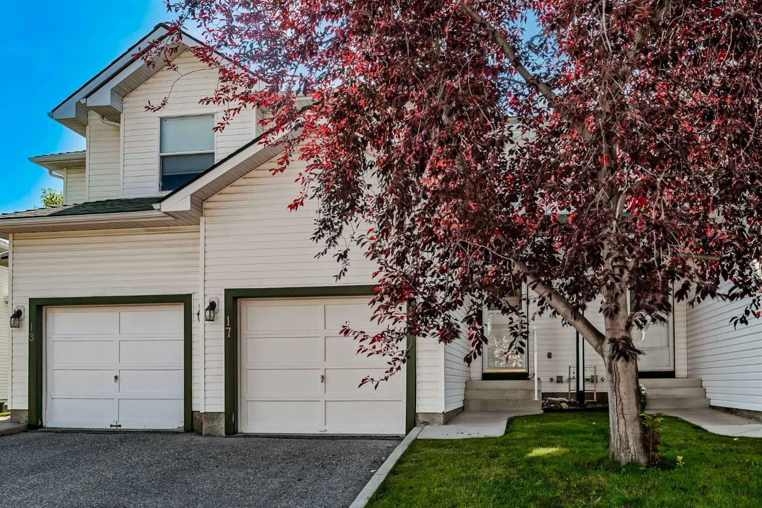 17 Sandpiper Link NW, Calgary, AB, T3K 4L7