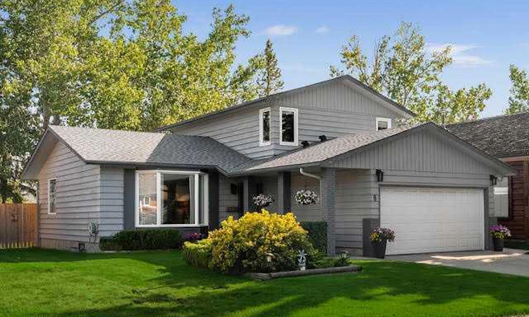 8 Deerbow Circle SE
