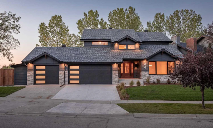 44 Canterbury Drive SW