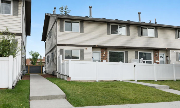 22-740 Bracewood Drive SW