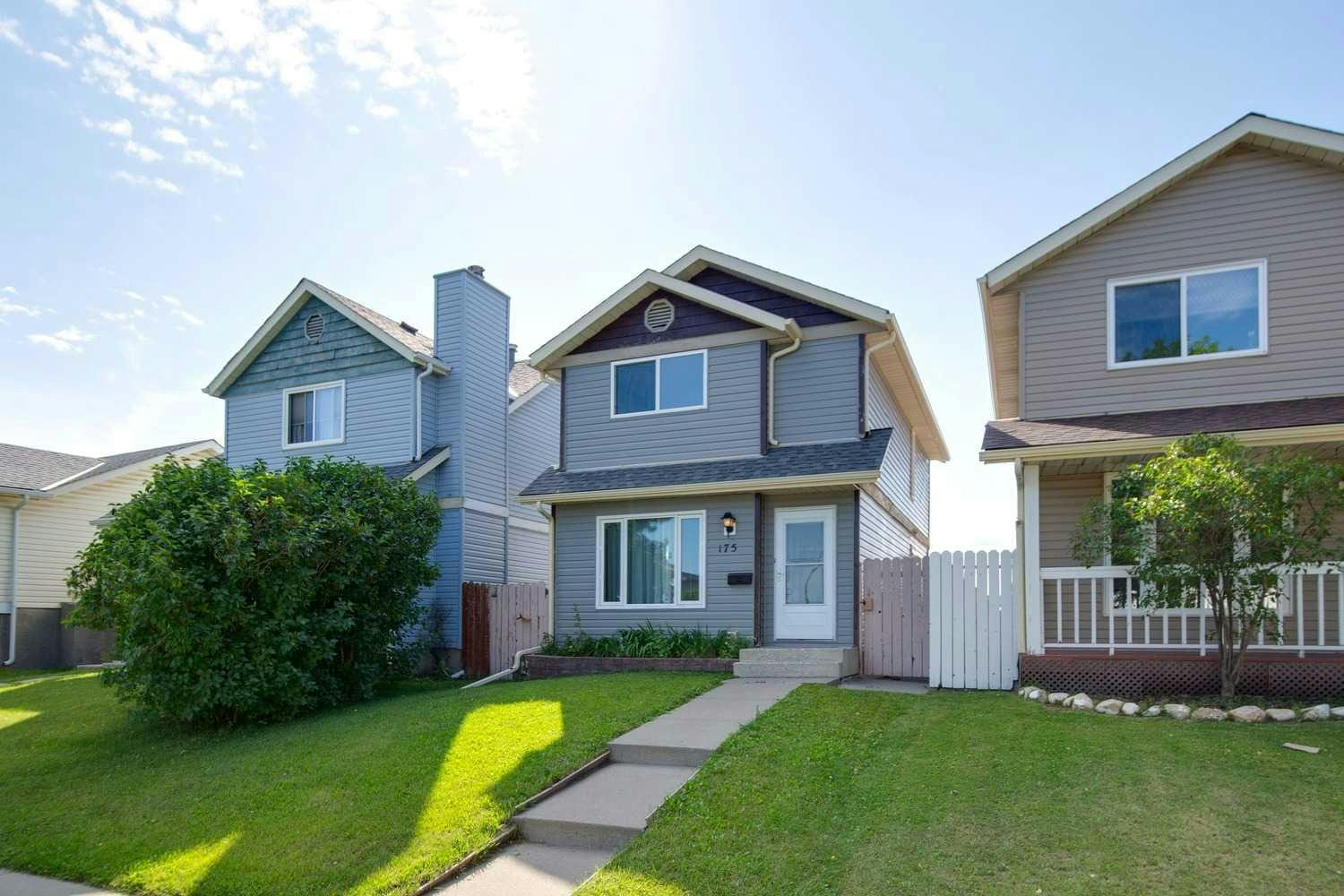 175 Castleridge Drive NE, Calgary, AB, T3J 1P6
