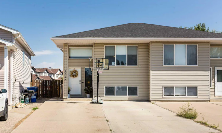 839 Blackfoot Terrace W