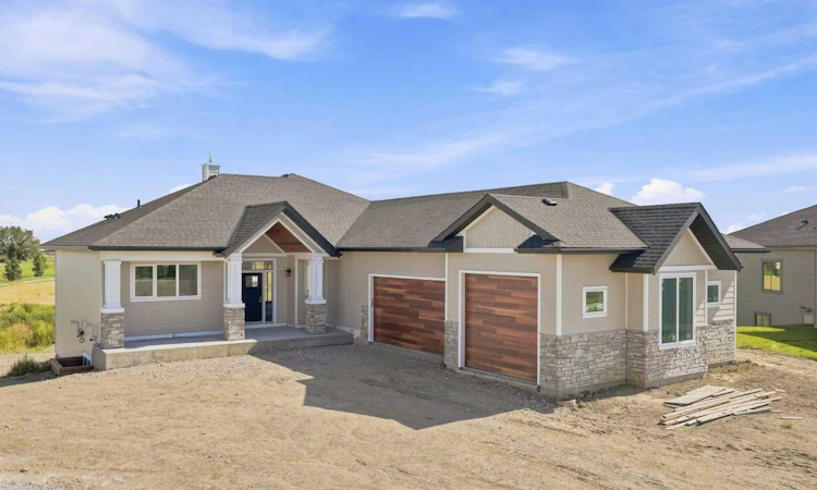 243 Red Tail Ridge SE