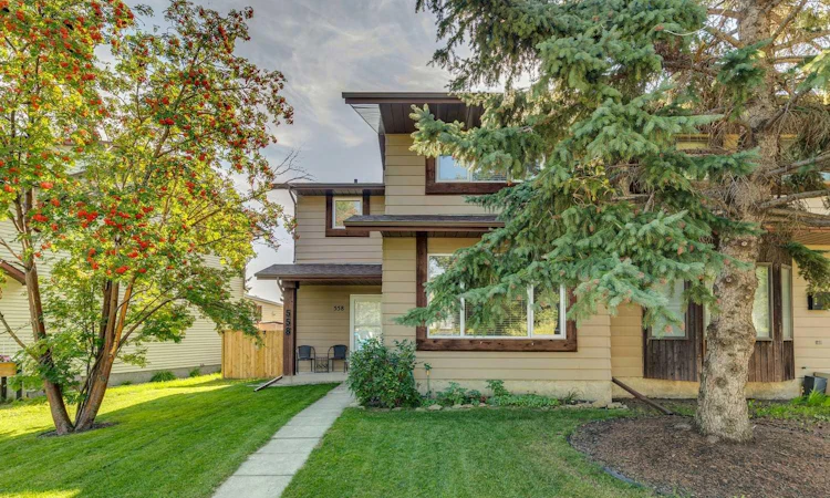 558 Strathcona Drive SW