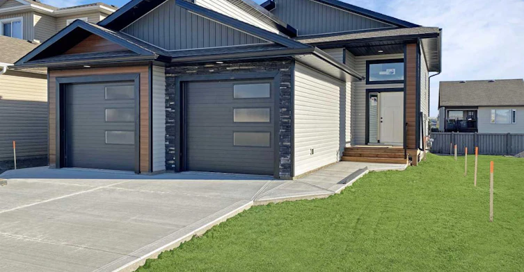 B-10209 128 Avenue, Grande Prairie, AB, T8V 6T1
