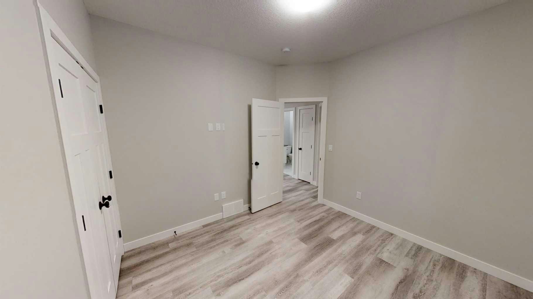 B-10209 128 Avenue, Grande Prairie, AB, T8V 6T1 - 11