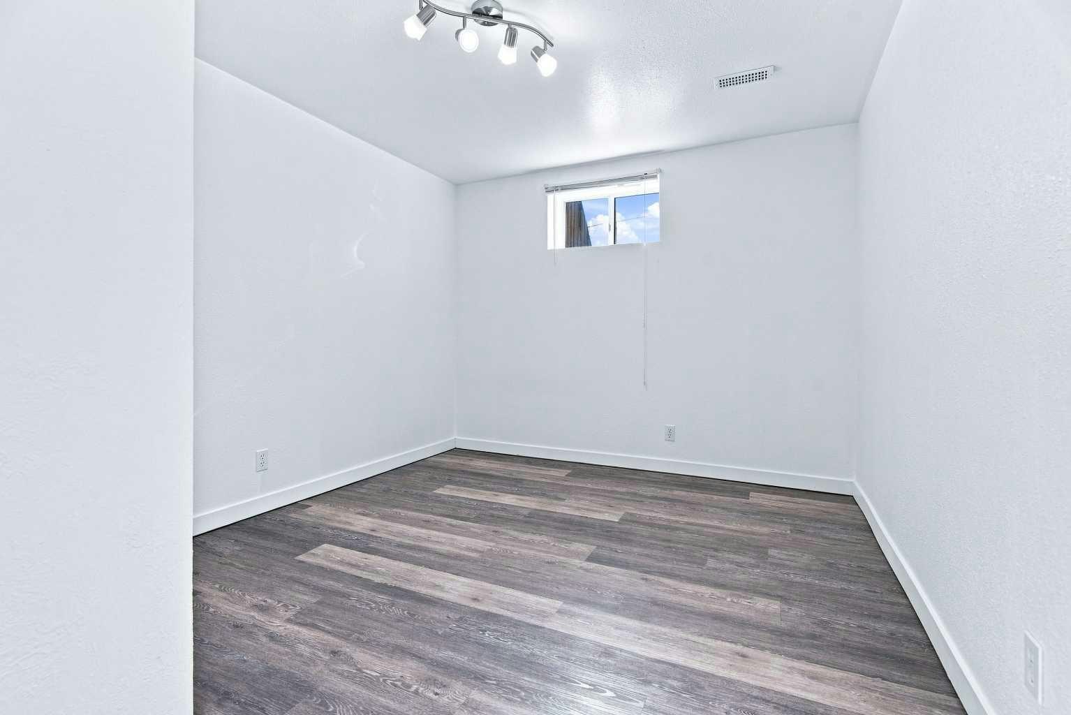 3809 50 Avenue, Sylvan Lake, AB, T4S 1B6 - 29